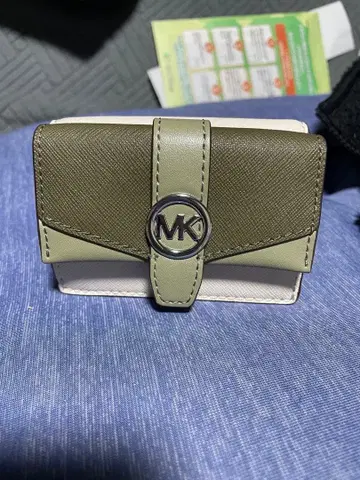 Michael Kors 3단 폴더형 지갑 올리브 그린