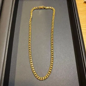 골드 컬러 체인 목걸이