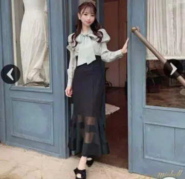 미셸 마카롱 시스루 머메이드 스커트