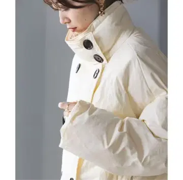 Noble 2023 충전솜 코트 화이트
