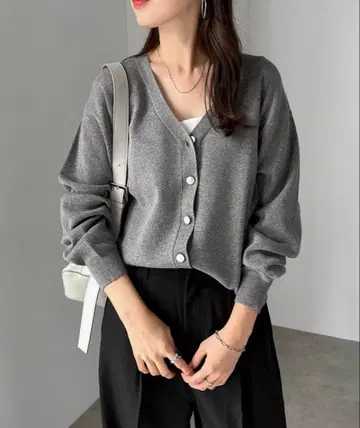 andme 골드 버튼 V넥 니트 가디건