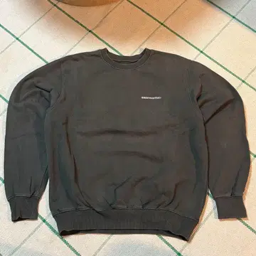 thisisneverthat 카키 맨투맨 자수