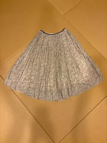 미나 페르호넨 cube 플레어 스커트 36