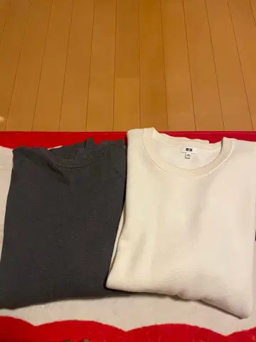 유니클로 둥근넥 크루넥 스웨터 2장 세트