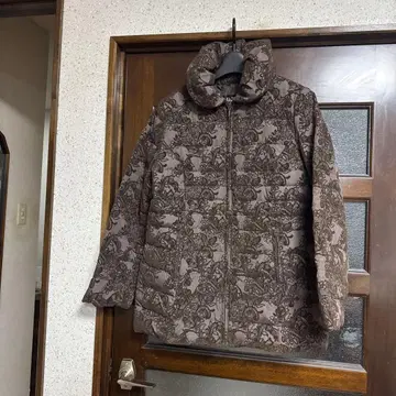 Echo 꽃무늬 다운 자켓 브라운