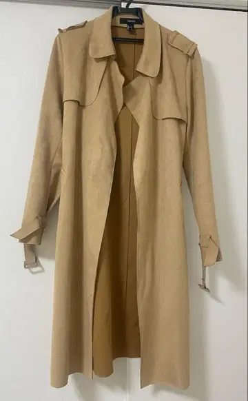 베이지 트렌치코트 허리 벨트 포함