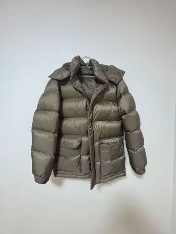 UNIQLO 올리브 그린 후드 부착 다운 자켓