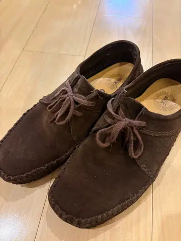 Clarks Originals 다크 브라운