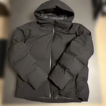 [ 새상품급 ] UNIQLO 심리스 다운 후드 부착 블랙