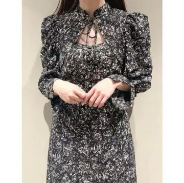 snidel Sustainable 데콜테 오픈 바리에 원피스 블랙