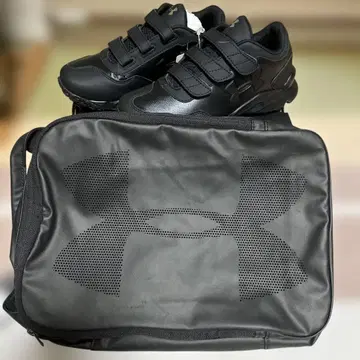 UNDER ARMOUR 신발과 케이스 세트