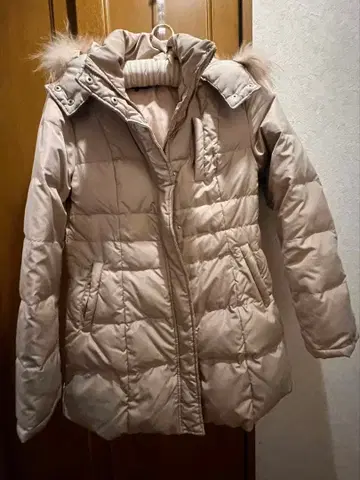 허니즈 다운 자켓 베이지 퍼 포함