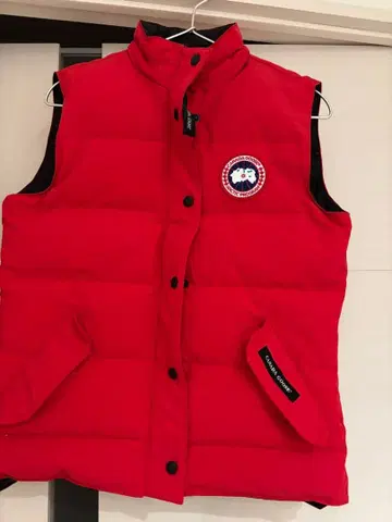 Canada Goose 빨간색 다운 베스트 새상품급