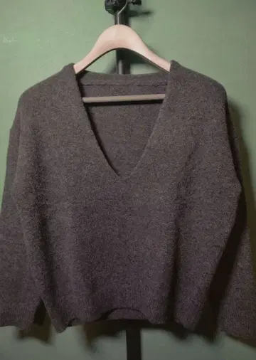 NOKCHA 딥 브이넥 니트 탑 노크차 니트