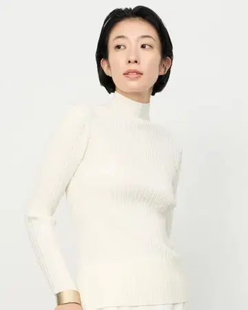 SOEJU 와이드 립 터틀넥 니트 화이트 M