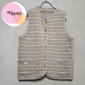 마드모아젤 논논 노르딕 베이지 계열 울 퀼팅 베스트