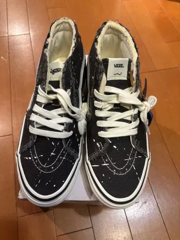 VANS INVINCIBLE VANS LX SK8 MID FRAYED27