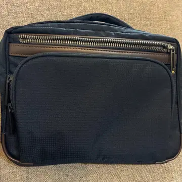 ace. 네이비 숄더백