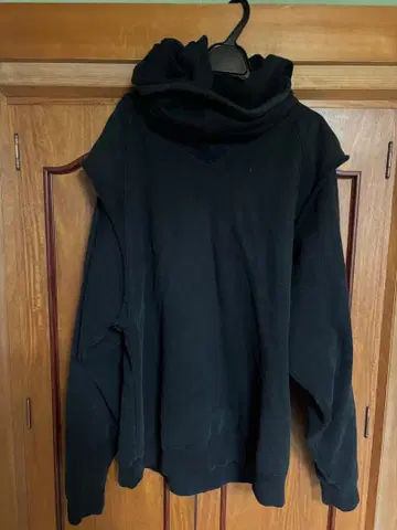 이로코이의 후드티입니다.