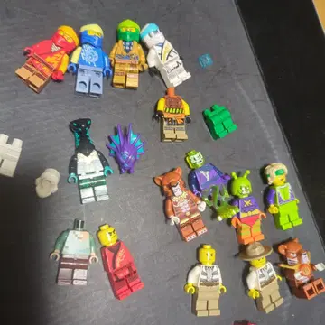 레고 닌자고 등 미니 피규어 약 15개 덤 포함