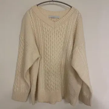 framework 스웨터 슈퍼 지롱 케이블 V넥 스웨터