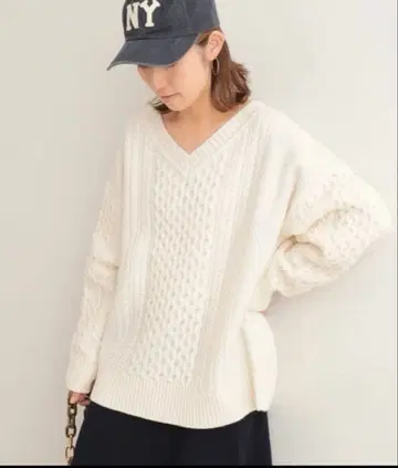 framework 스웨터 슈퍼 지롱 케이블 V넥 스웨터