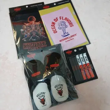 기묘한 이야기 캐릭터 굿즈 세트 쓰리코인즈 슬리퍼