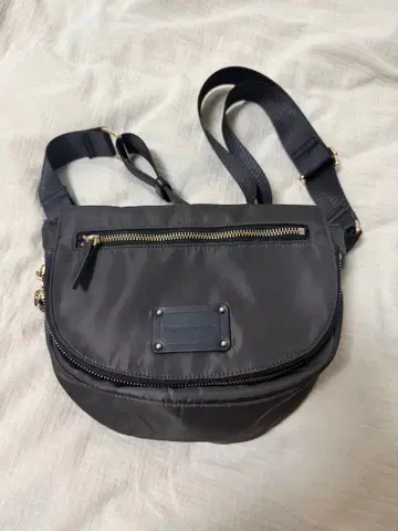 밴야드 스톰 숄더백