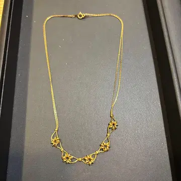 꽃 모티브 골드 목걸이