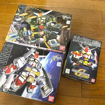 새상품 포함 건담 프라모델 세트 판매