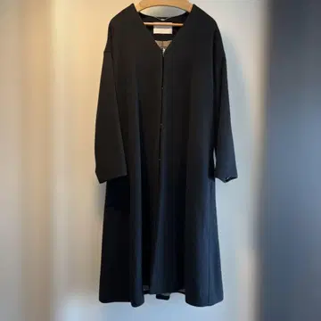 *택 포함 새상품* La TOTALITE 울 롱 맥시 코트 블랙