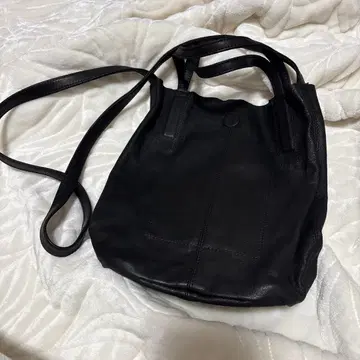 몰페 블랙 가죽 숄더백