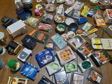 가챠가챠 묶음 판매 미니어처 푸치 샘플 총 72점!!