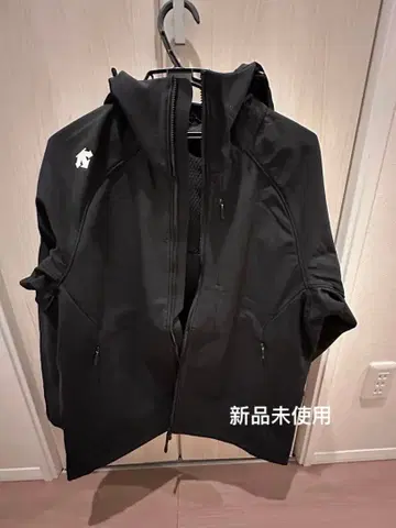 데상트 블랙 마운틴 후드티 M