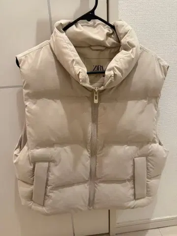 ZARA 베이지 다운 베스트