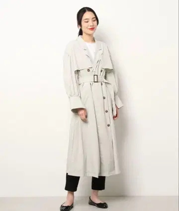라이트 컬러 트렌치코트