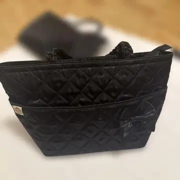 나나야 블랙 퀼팅 토트백