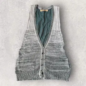 iliann loeb 이리안 로브 그라데이션 V넥 니트 베스트