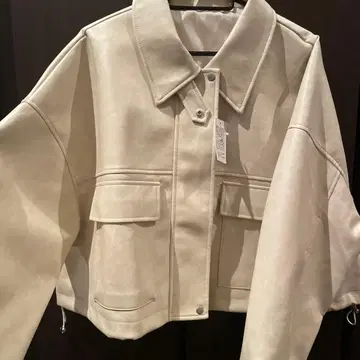 [ NICE CLAUP ] 크림색 크롭 가죽 자켓