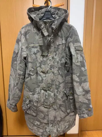 카모플라쥬 후드 부착 밀리터리 자켓