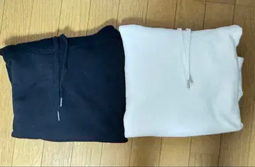 GU 후드 부착 크롭 후드티 2색 세트