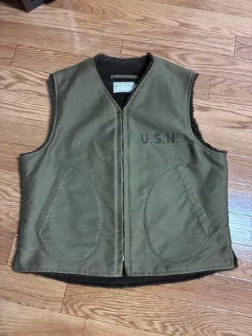 토이즈 맥코이 U.S.N. 데크 베스트 알파카 베스트 올리브