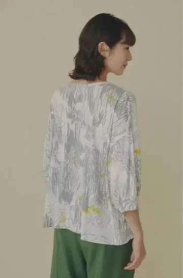 미나 페르호넨 cache-cache 개더 슬리브 티셔츠