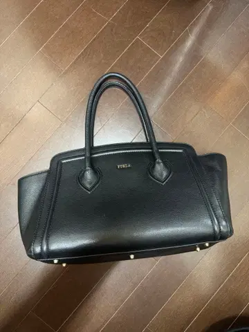 FURLA 블랙 핸드백