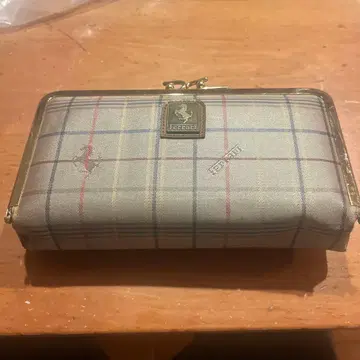 페라리 파우치 베이지 계열