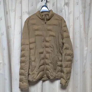 UNIQLO 울트라 라이트 다운 베이지 다운 자켓