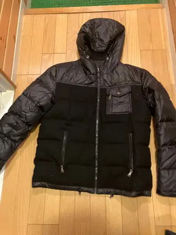 후드 부착 다운 자켓 블랙