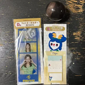 TWICE TZUYU 사진 홀더&스탠드 포함 메모 미개봉입니다
