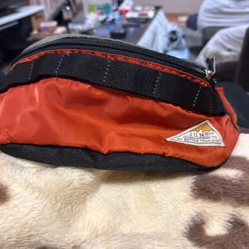 오렌지와 블랙 바디백 웨스트 파우치 초레어