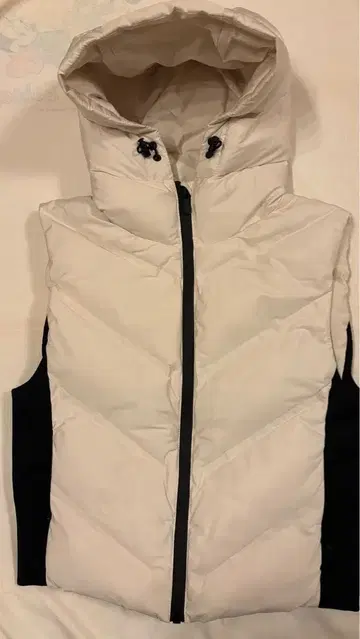 ZARA 다운 베스트 화이트 블랙